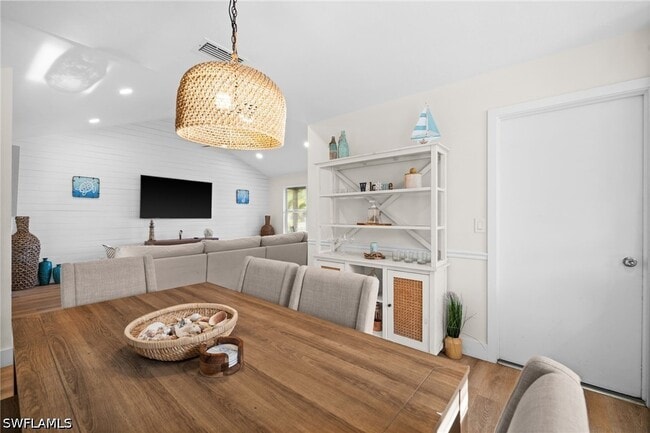 Building Photo - 738 95th Ave N