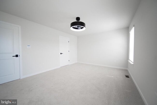 Building Photo - 442 Whirl Ln