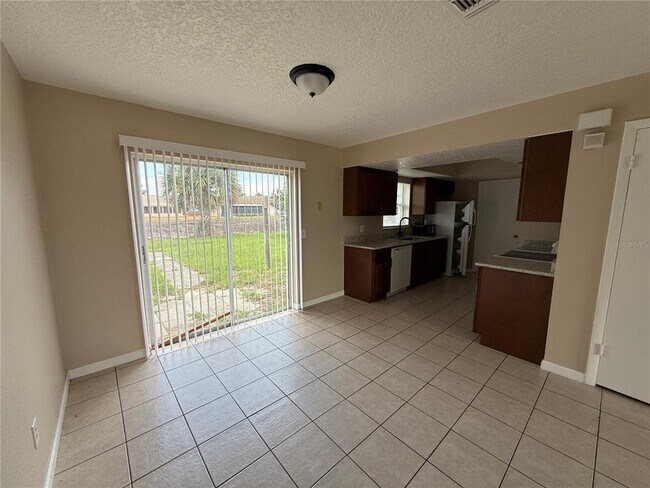 Building Photo - 133 Alderwood Dr