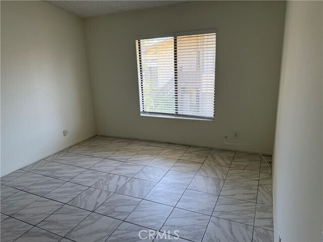 Building Photo - 1150 S Meadow Ln