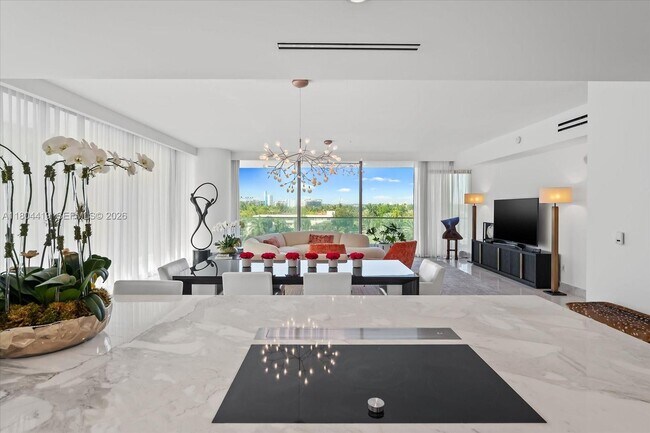 Building Photo - 10201 Collins Ave