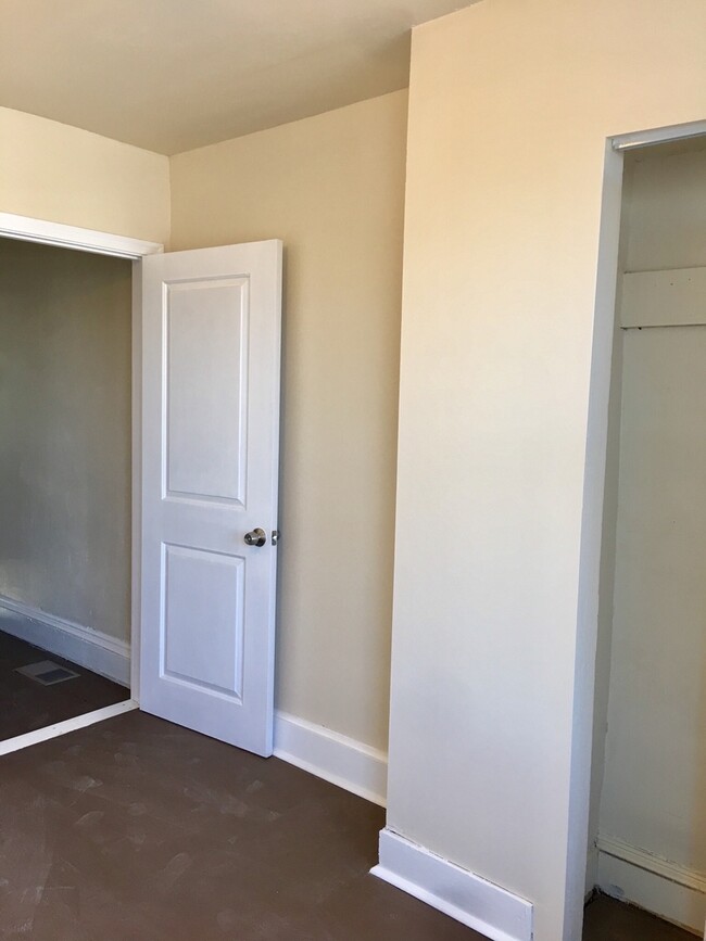 Building Photo - Recently Updated 3-Bedroom Townhouse in Hu...