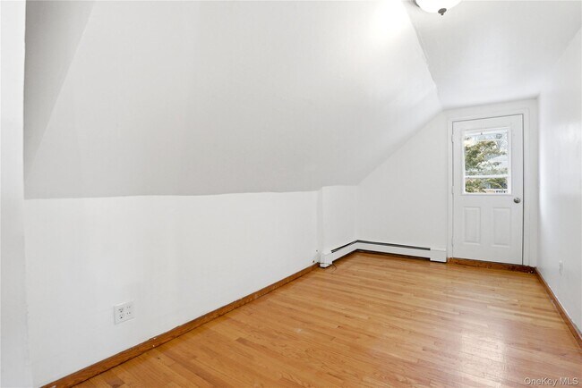 Building Photo - 1-12 Walnut St