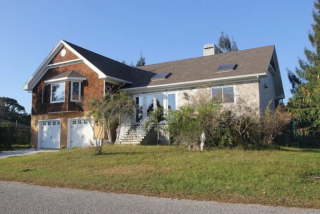 Building Photo - 308 Holly Rd