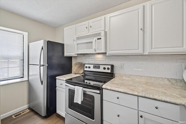 Building Photo - 2360 S Henderson St