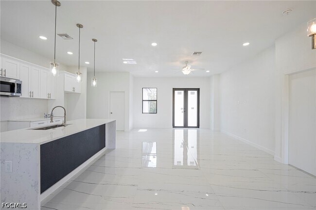 Building Photo - 2604 73rd St W