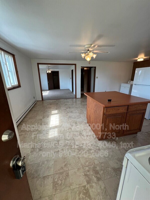 Building Photo - 664 N State St