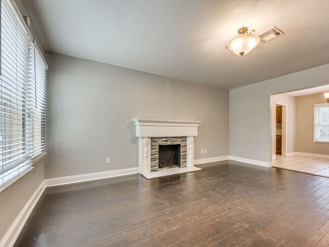 Building Photo - Charming Updated Home Near OKC Urban Core ...
