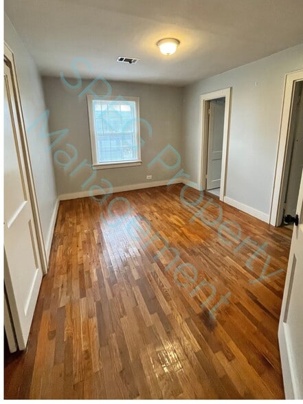 Building Photo - 607 N James St