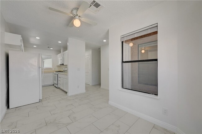 Building Photo - 313 Crosswind Way