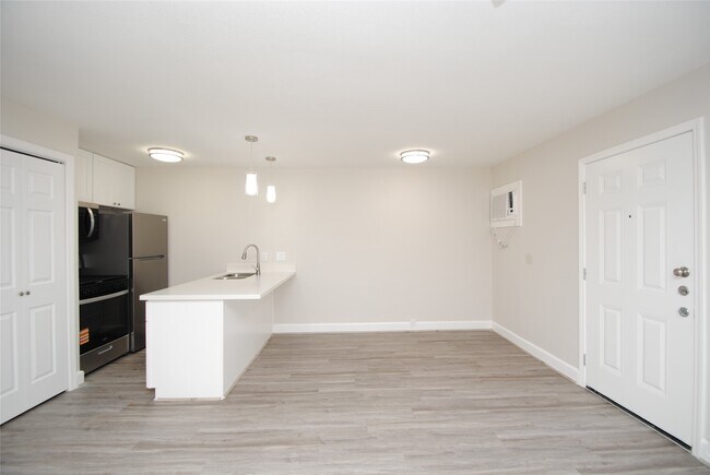 Building Photo - 2515 Yoakum Blvd