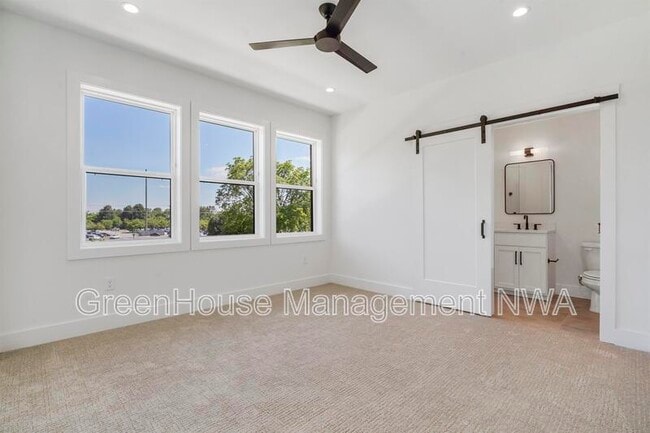 Building Photo - 627 SW C St