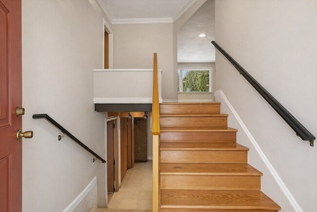 Building Photo - 105 Pomeroy Ln