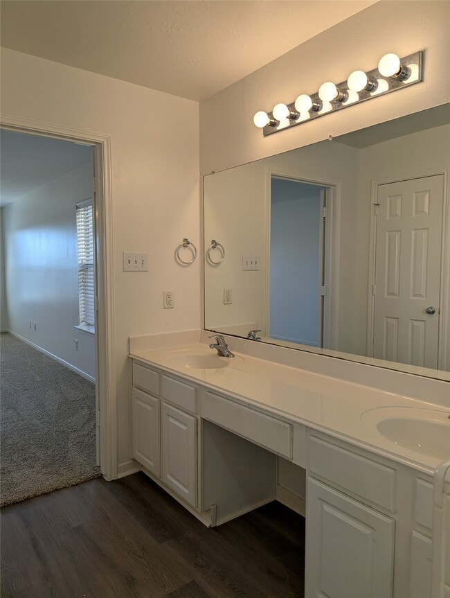 Building Photo - 5618 Savannah Woods Ln