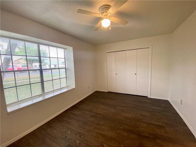 Building Photo - 12314 Alderbrook Dr