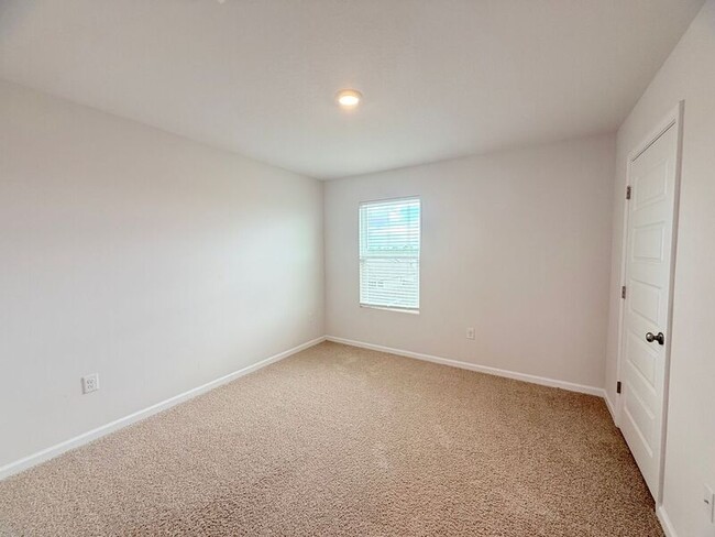 Building Photo - 5565 Galahad Trl
