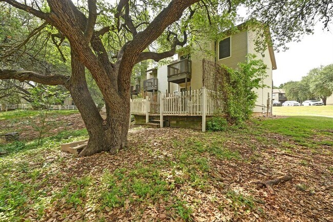 Building Photo - 1815 River Crossing Cir