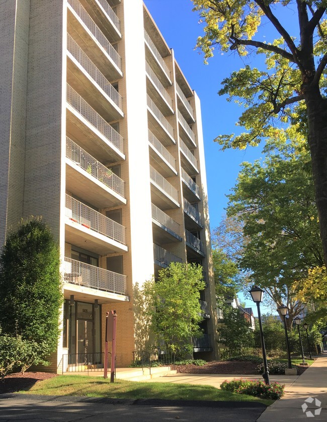 Building Photo - Claybourne Apartments