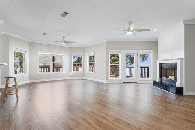 Building Photo - BAY FRONT LIVING