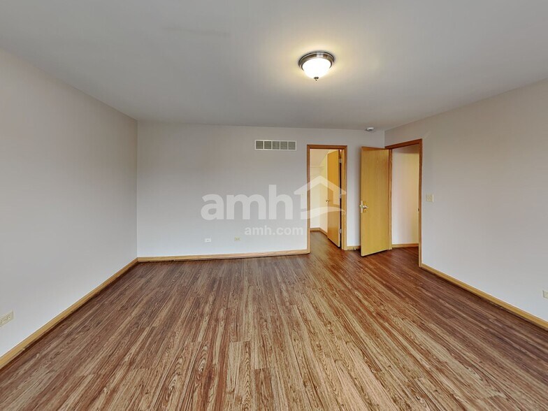 Building Photo - 1907 Arbor Falls Dr