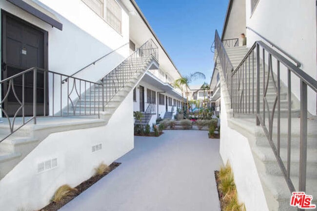 Building Photo - 617 Ocean Ave