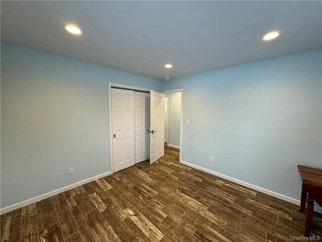 Building Photo - 317 Overlook Ct