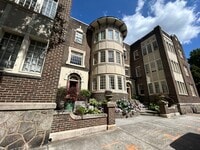 Building Photo - 635 Myrtle St NE