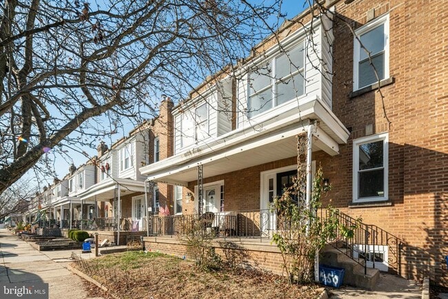 Building Photo - 448 Markle St