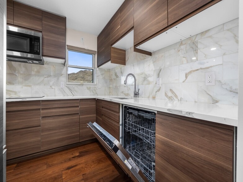 Building Photo - 2885 E Loran Heights Dr