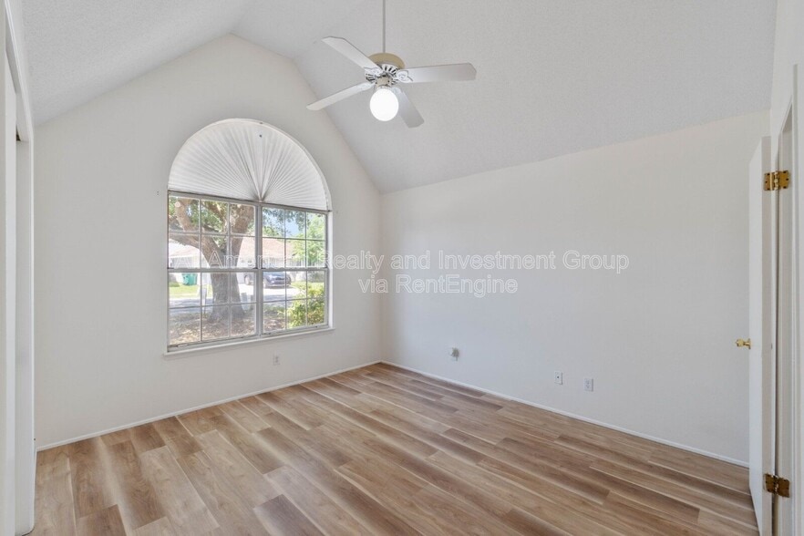 Building Photo - 510 Woodland Park Cir