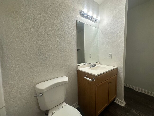 Building Photo - AVAILABLE NOW ; APPLY TODAY ON OUR WEBSITE!!!