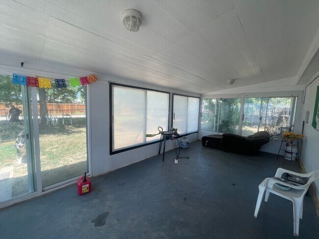 Building Photo - Charming 3 Bedroom Home in Aurora