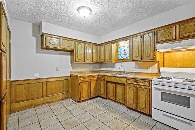 Building Photo - 219 E Pritchard Ln