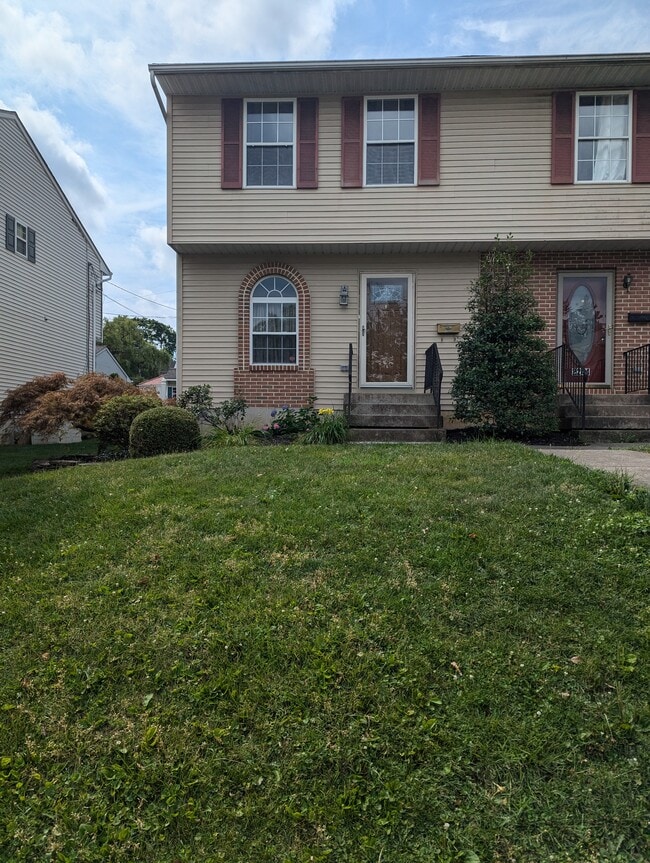 Primary Photo - 2242 Walnut St