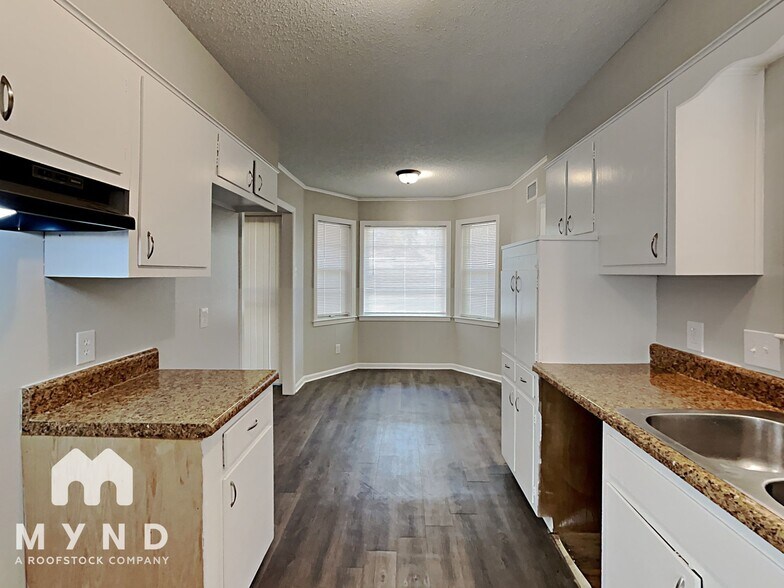 Building Photo - 5160 Rolling Meadows Dr