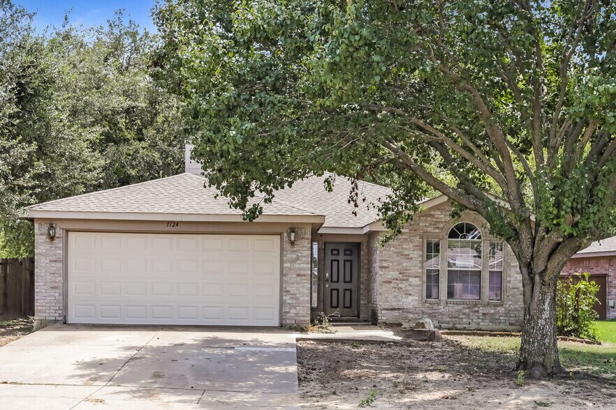 Primary Photo - 1124 Sandalwood Dr