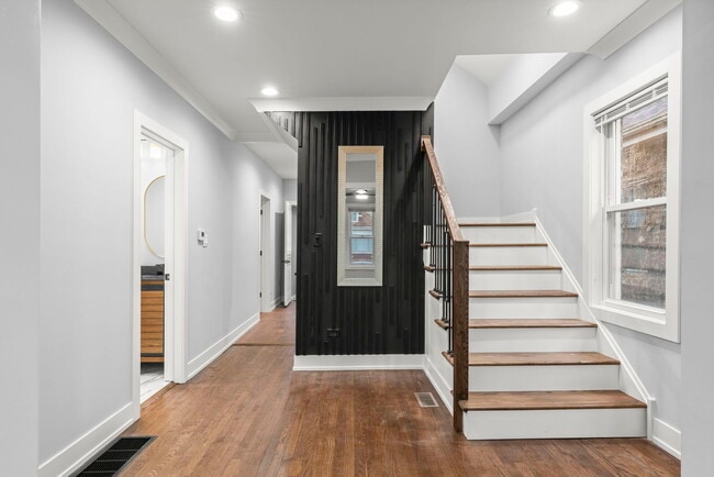 Building Photo - 5542 W 64th St