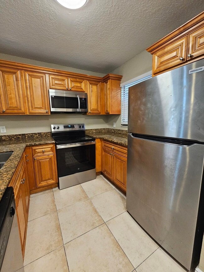 Building Photo - 1581 Balfour Point Dr