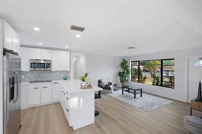 Building Photo - 3613 SW 1st St