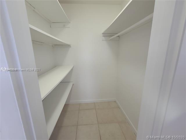 Building Photo - 2917 Plunkett St