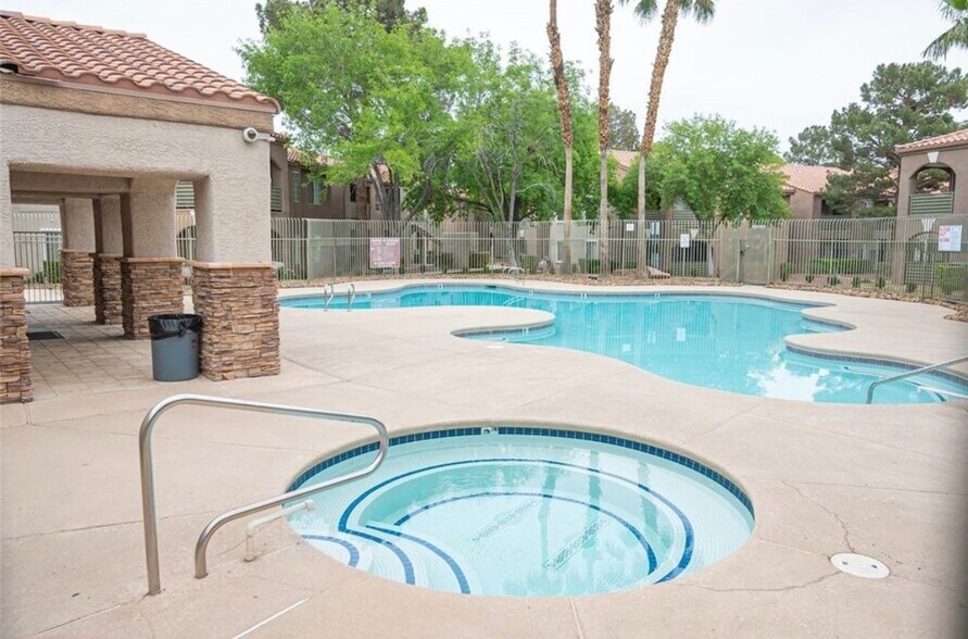 Building Photo - 2110 Sealion Dr