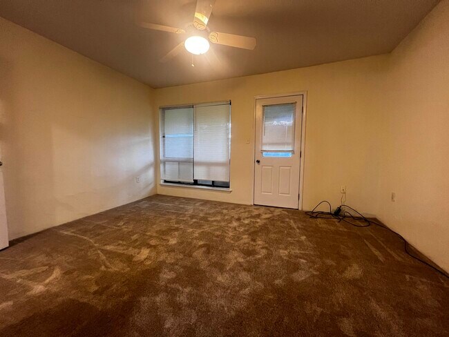 Building Photo - 3720 Rock Brook Dr