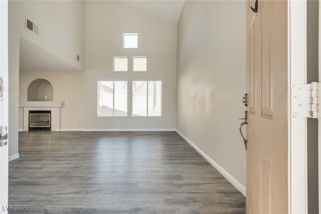 Building Photo - 7816 Calico Flower Ave