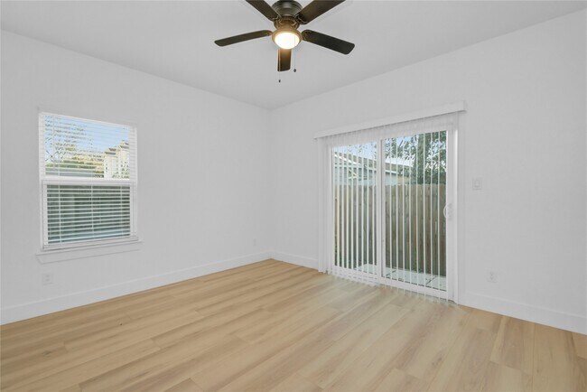 Building Photo - 8412 Sunnyhill St