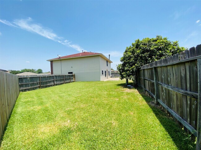 Building Photo - 11019 Cayman Mist Dr