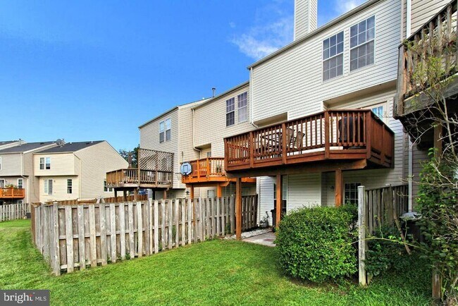 Building Photo - 6337 Littlefield Ct