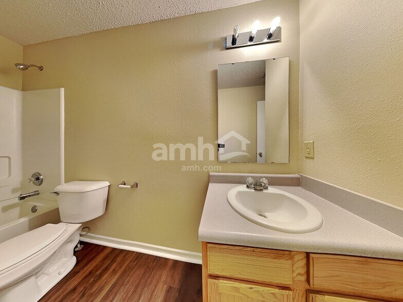 Building Photo - 1212 N Aberdeen Dr