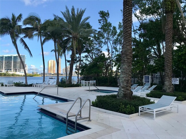 Building Photo - 3235 NE 184th St