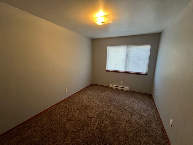 Building Photo - 410 W Mather St
