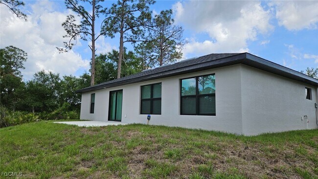 Building Photo - 1125 Copley St E